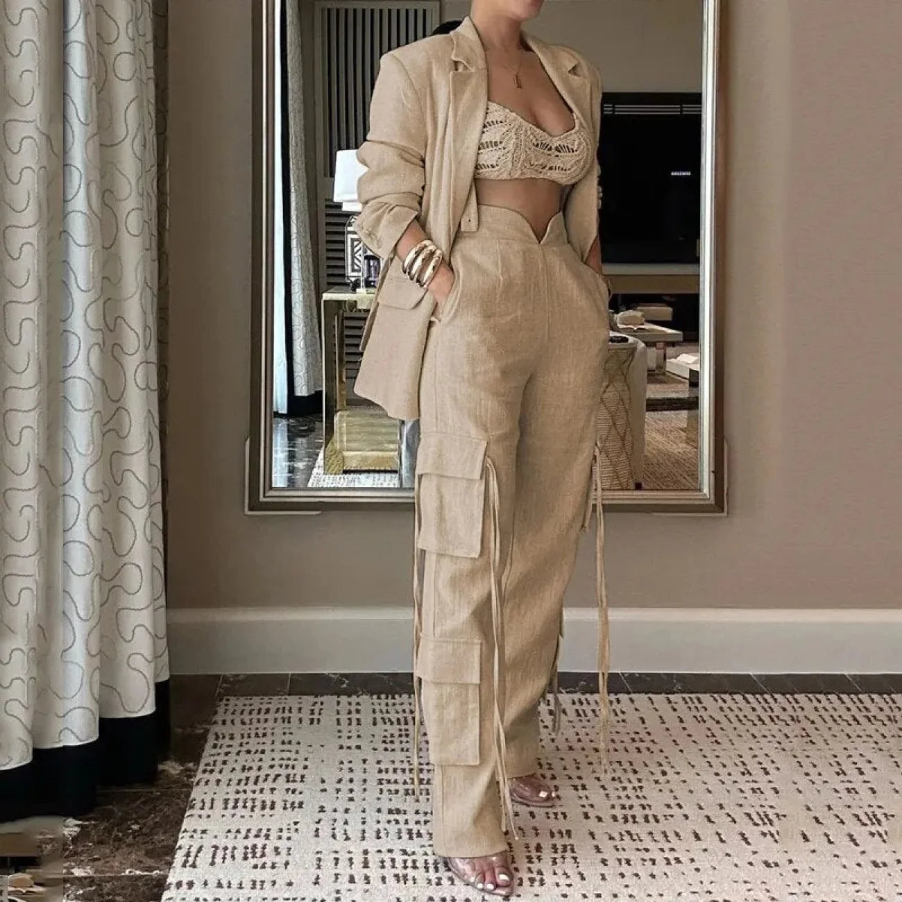 46826383704362|46826383737130|46826383769898|46826383802666