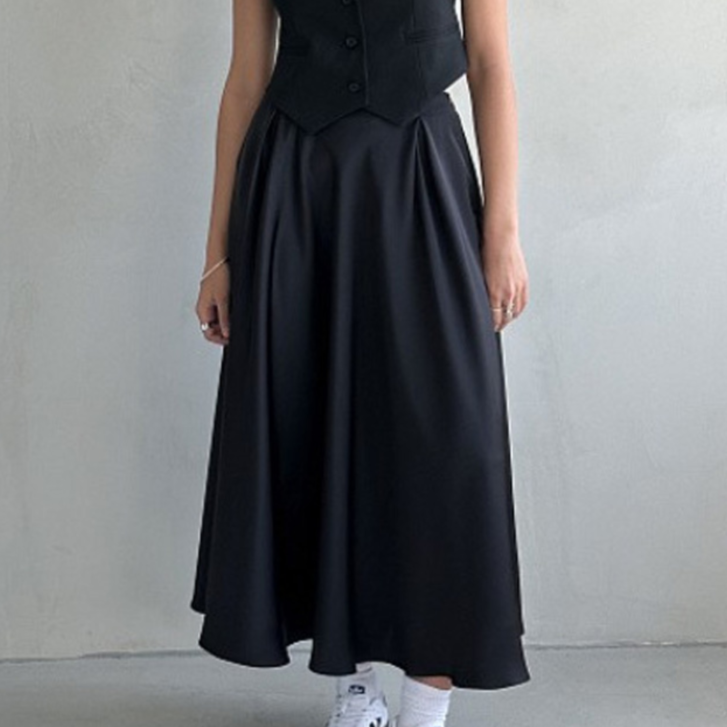 Saia Midi Débora Preta / P